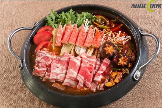 dinner-party-on-a-budget:-hosting-with-your-electric-hot-pot