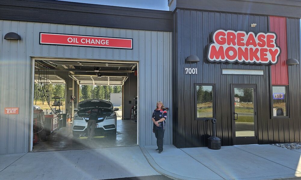 how-long-does-a-grease-monkey-take-to-change-oil?-roadclutch